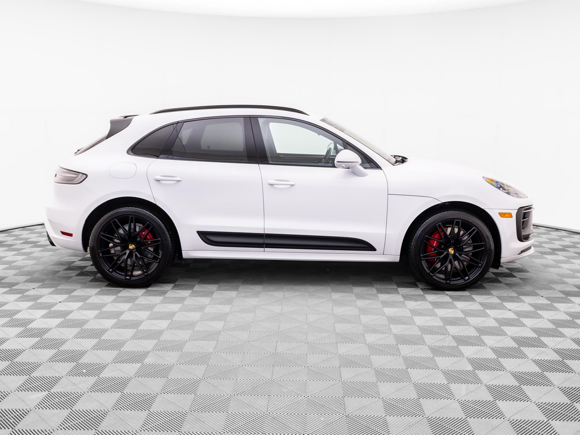Certified 2023 Porsche Macan GTS AWD/4WD image 7