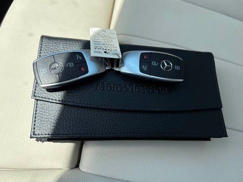 Used 2023 Mercedes-Benz GLB 250 image 8