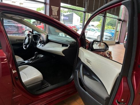 Used 2022 Toyota Corolla LE FWD image 28
