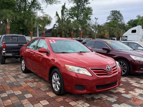 Used 2011 Toyota Camry LE w/ LE Extra-Value Pkg image 2