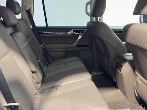 Used 2016 Lexus GX 460 w/ Navigation Package AWD/4WD image 16