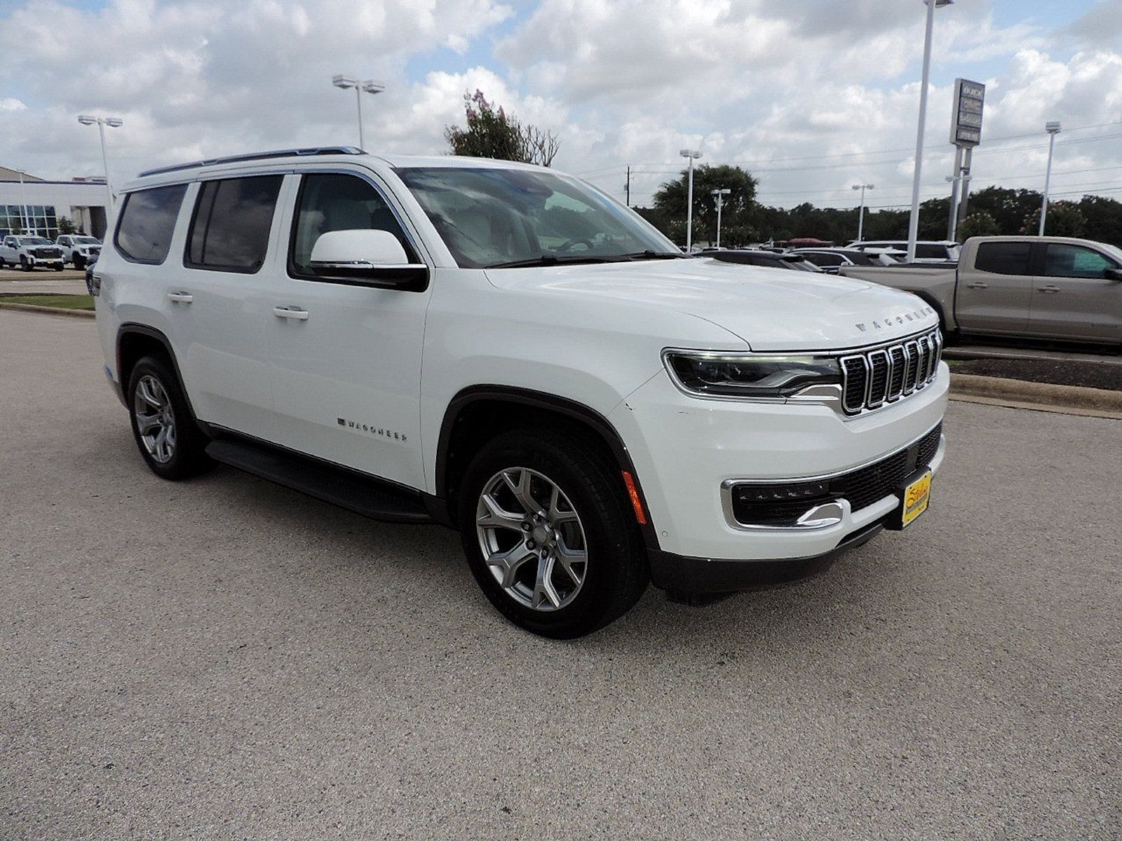 Used 2022 Jeep Wagoneer Series I w/ Premium Group I RWD image 3