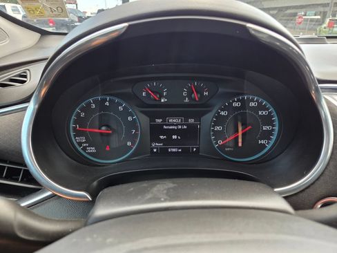Used 2021 Chevrolet Malibu LT FWD image 15