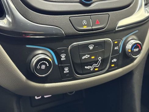 Certified 2024 Chevrolet Equinox LS w/ LS Convenience Package FWD image 19