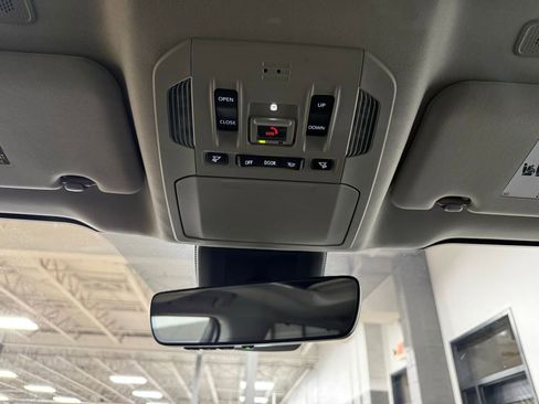 Used 2023 Toyota Highlander XLE image 16