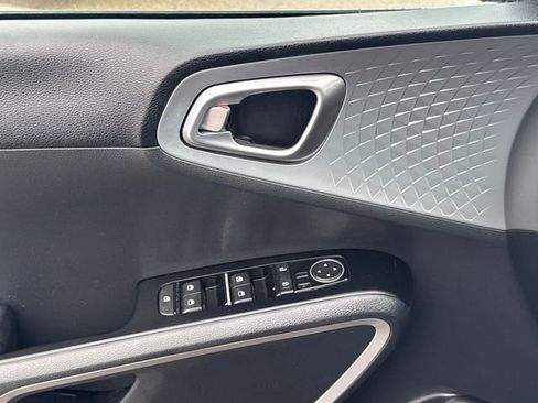 Used 2021 Kia Soul LX image 33