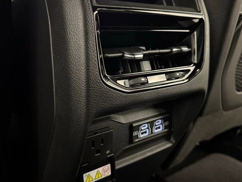 Used 2023 Jeep Grand Cherokee Altitude image 36