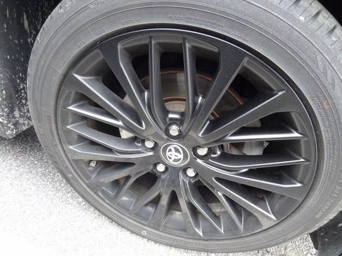 Used 2019 Toyota Camry SE image 12