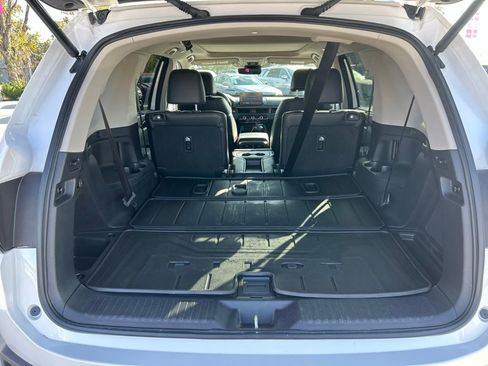 Certified 2023 Honda Pilot Touring image 13