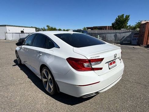 Used 2018 Honda Accord Touring image 6