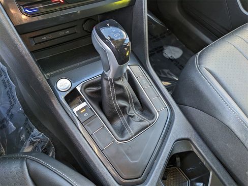 Certified 2023 Volkswagen Tiguan SE w/ Panoramic Sunroof Package image 23