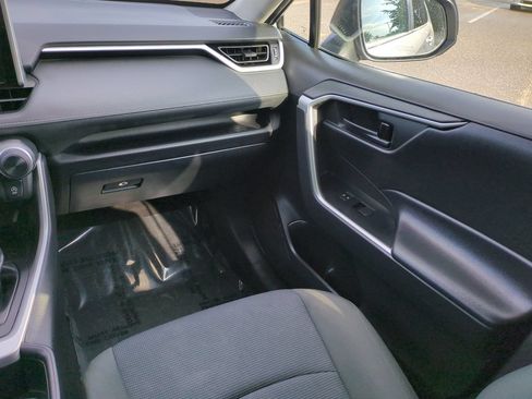 Used 2025 Toyota RAV4 LE FWD image 17