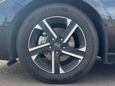 Used 2024 Nissan Sentra SV image 11