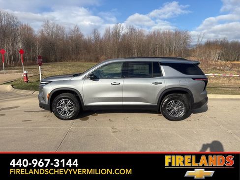 New 2026 Chevrolet Traverse LT w/ LPO, Floor Liner Package image 1