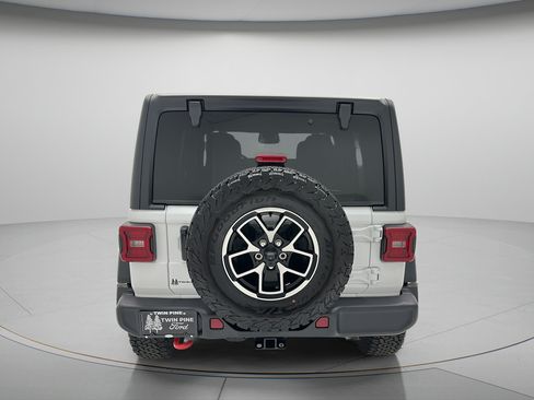 Used 2026 Jeep Wrangler Unlimited Rubicon AWD/4WD image 4