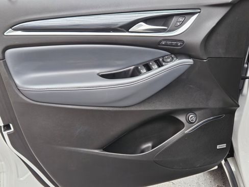 Used 2024 Buick Enclave Premium image 17