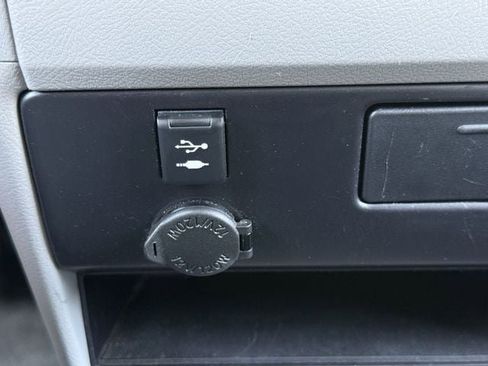 Used 2019 Toyota Sienna LE w/ LE Preferred Package FWD image 21