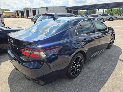 Used 2021 Toyota Camry SE FWD image 6