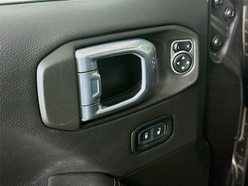 Used 2022 Jeep Gladiator Overland w/ Popular Equipment Package image 18