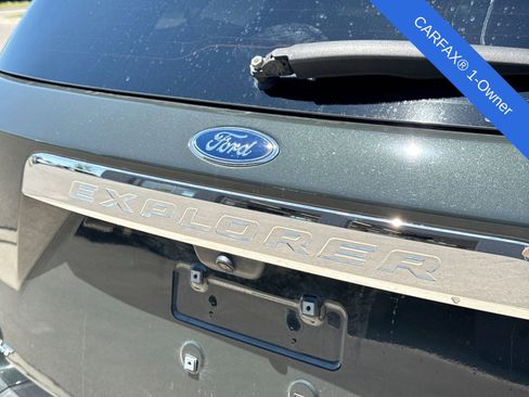 Used 2024 Ford Explorer XLT AWD/4WD image 15