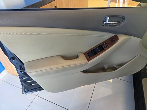 Used 2009 Nissan Altima 2.5 SL w/ SL Pkg FWD image 12