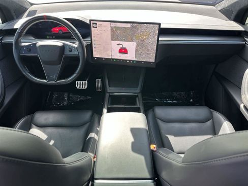 Used 2023 Tesla Model X Plaid image 10