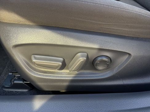 Used 2018 Toyota Camry LE image 23