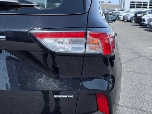 Used 2022 Ford Escape Titanium AWD/4WD image 8