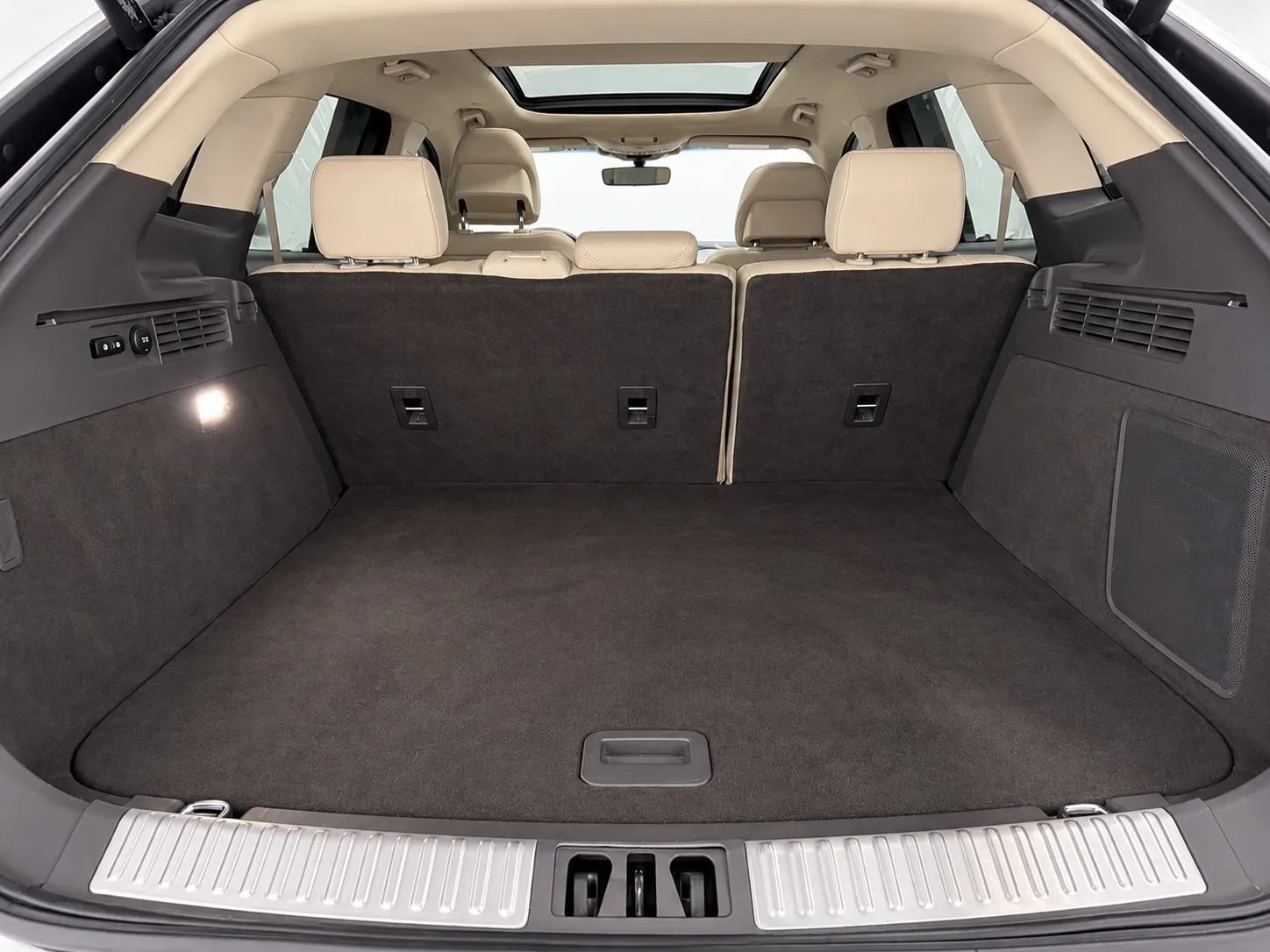 Used 2019 Lincoln Nautilus Reserve w/ Driver Assistance Package FWD image 18
