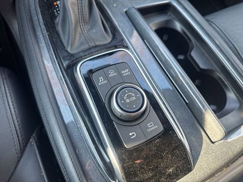 Used 2023 Nissan Armada SL w/ Midnight Edition Package image 8