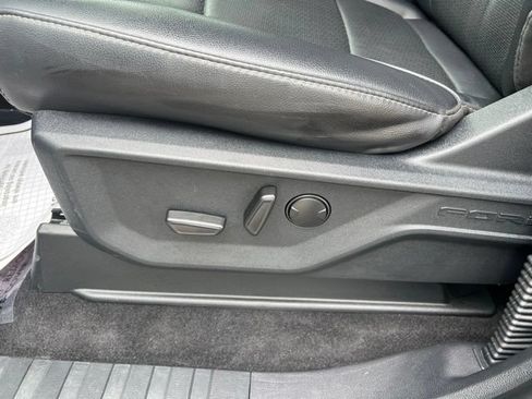 Used 2025 Ford F150 Lariat AWD/4WD image 18