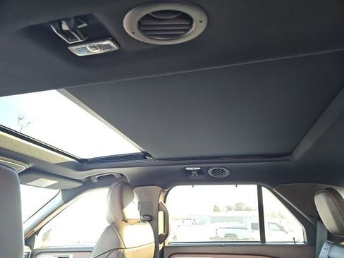 Used 2024 Ford Explorer King Ranch w/ Technology Package image 11