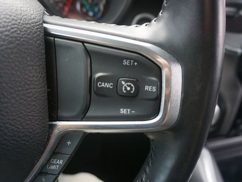 Used 2022 RAM 1500 Laramie AWD/4WD image 9