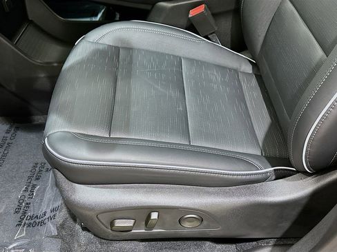 Used 2026 Buick Enclave Sport Touring w/ Power Package FWD image 20