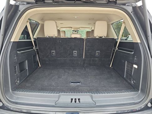 Used 2024 Ford Expedition Max XLT image 16