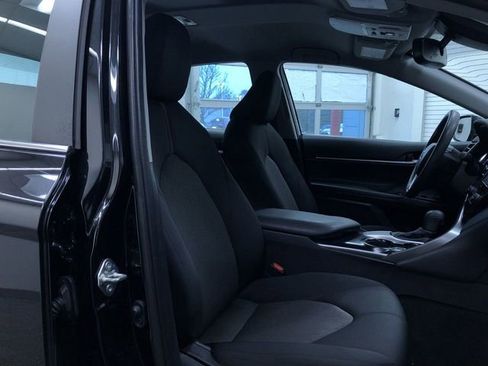 Certified 2020 Toyota Camry LE image 21