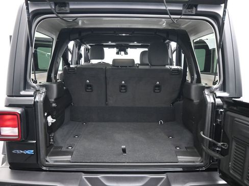 Used 2024 Jeep Wrangler Unlimited image 20