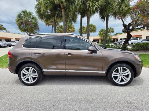 Used 2013 Volkswagen Touareg Executive AWD/4WD image 6