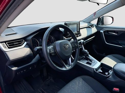 Used 2021 Toyota RAV4 XLE w/ XLE Grade Weather Package AWD/4WD image 9