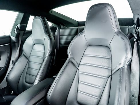 Used 2022 Porsche 911 Turbo S image 3