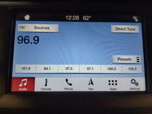 Used 2019 Ford Fusion SE image 25