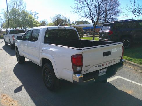 Used 2020 Toyota Tacoma SR5 image 9