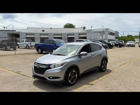 Used 2018 Honda HR-V EX image 2
