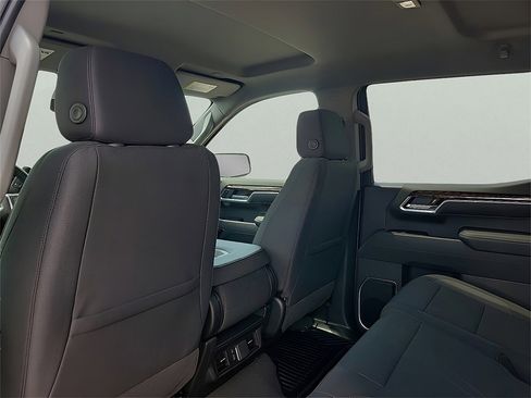 New 2026 GMC Sierra 1500 SLE w/ Preferred Package image 12