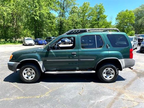 Used 2000 Nissan Xterra XE image 2