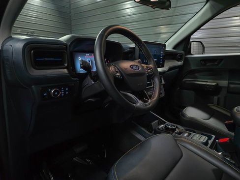 Used 2025 Ford Maverick Lobo image 12