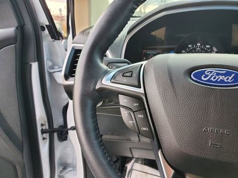 Used 2023 Ford Edge SEL image 13