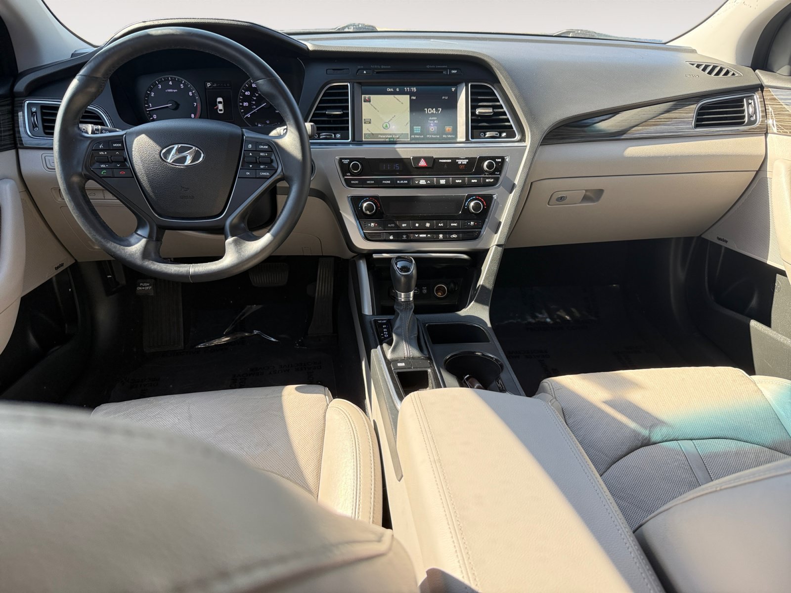 Used 2015 Hyundai Sonata Limited w/ Option Group 05 FWD image 15