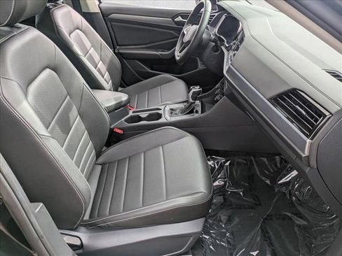 Used 2024 Volkswagen Jetta SE image 20