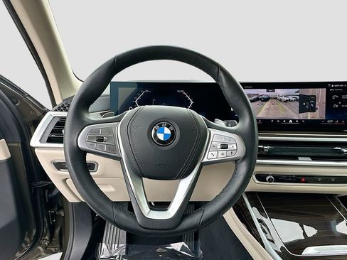 Certified 2024 BMW X7 xDrive40i w/ Executive Package AWD/4WD image 11